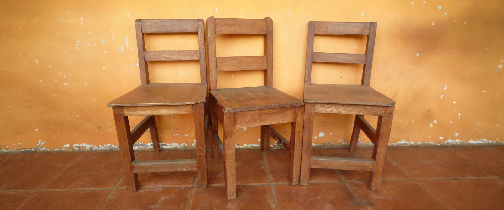 Luciano Pavarotti: Choose One Chair