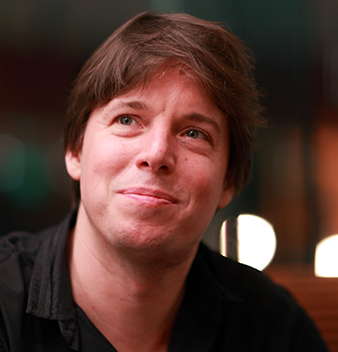 Joshua Bell (Photo: Alex Duff, via Wikimedia Commons.)
